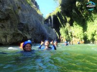 Canyoning_diable groupe parapluie © Occitanie