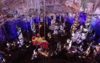 Le Grande Rappel - D&eacute;couverte de la Grotte par son plafond &copy; Thierry Aub&eacute;