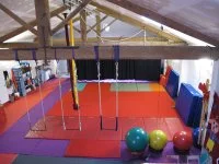 Ecole de cirque - Salle et accessoires &copy; Les Fortiches