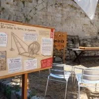 Jeu de piste du ch&acirc;teau de Sommi&egrave;res_Sommi&egrave;res - Panneau jeu de piste &copy; Ch&acirc;teau de Sommi&egrave;res