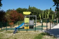 Aire de jeux - Aujargues_Aujargues - Vue d'ensemble &copy; Office de Tourisme Pays de Sommi&egrave;res