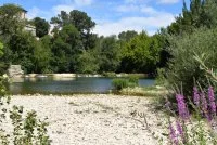 Lecques - Au bord de la rivi&egrave;re &copy; OT Pays de Sommi&egrave;res