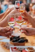 Les Ap&eacute;ros Gourmands de Calvisson_Calvisson - Trinquet &agrave; table &copy; Alexandre Mazzocco