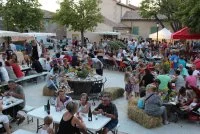 March&eacute; &copy; Comit&eacute; des F&ecirc;tes de Montmirat