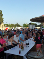 La Nuit des Rosés à Calvisson © lesamisdescaveaux