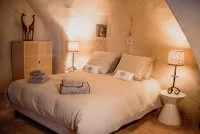 Chambre Awa sous vo&ucirc;tes avec Lit Queen Size &copy; Fran&ccedil;ois Tabet