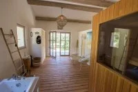 Vue sur la chambre partie jacuzzi - vue sur la partie jacuzzi &copy; Granier elisabeth