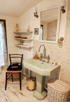 Le Logis des Curiosit&eacute;s_Sommi&egrave;res - salle de bain &copy; St&eacute;phanie Somville