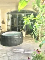 La Dame Jeanne - Jaccuzzi &copy; Corinne Labouyrie