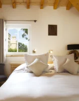H&ocirc;tel - Chambre avec vue sur le ch&acirc;teau &copy; Ch&acirc;teau de Pondres