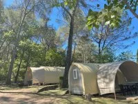 Camping Mas de Reilhe - Emplacement tente &copy; Camping Mas de Reilhe