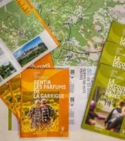 Guides Balades &agrave; pied et &agrave; v&eacute;lo